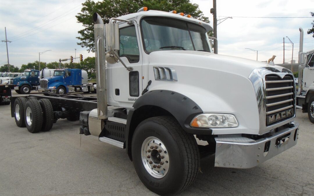 2013 Mack Granite GU813 – #12000004