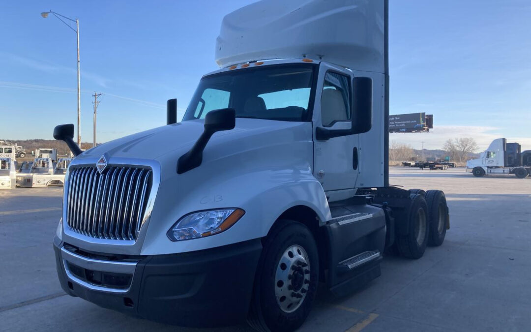 2021 International LT – #12000015