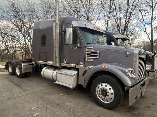 2018 Freightliner 122SD – #12000028